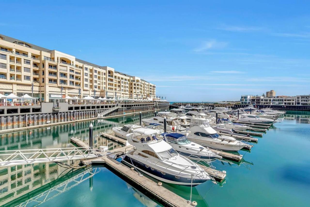 Waterfront Resort-Style Living At Glenelg Beach Adelaide Exteriör bild